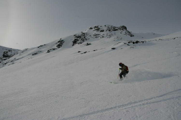 Kajsa 10år. Snabbast, yngst och coolast på Riksgränsen Heliski 2009. 7e April 2009.  Foto: Andreas Bengtsson