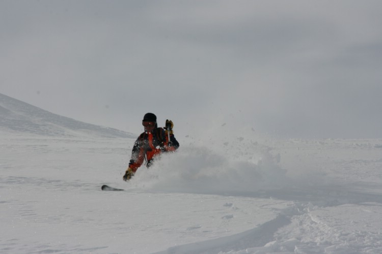 Vassitjocka. Heliski Riksgränsen 27 april 2009. Foto: Andreas Bengtsson 