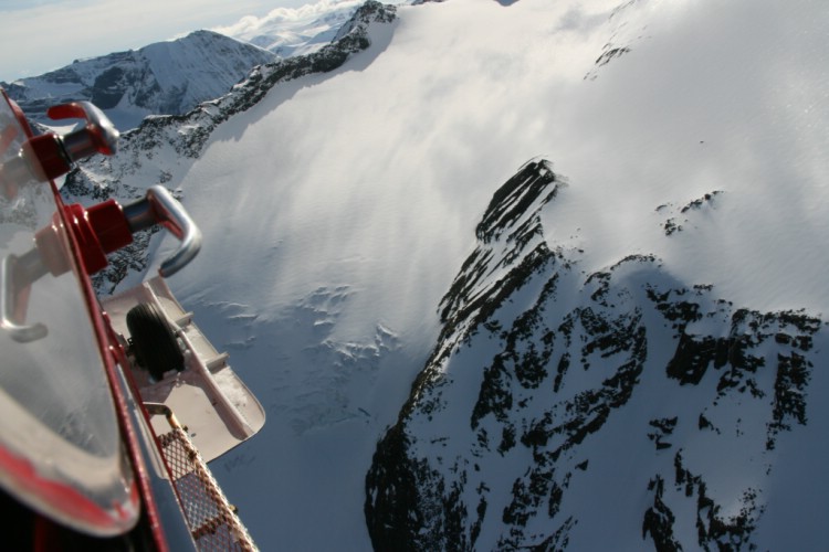 Glaciären på Sielmatjokka från Helikoptern. Heliski Riksgränsen 8 maj 2009. Foto: Andreas Bengtsson