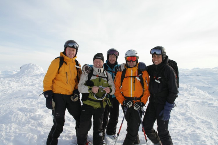 Erste Spuren gelegt nach der Ankunft Donnerstag Abend. Heliski Wochenende 22 April 2010. Photo: Andreas Bengtsson